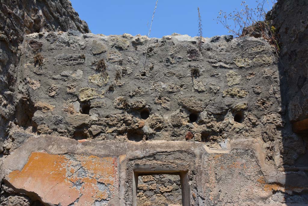 IX.5.6 Pompeii. May 2017. Room s, upper north wall.
Foto Christian Beck, ERC Grant 681269 DCOR.
