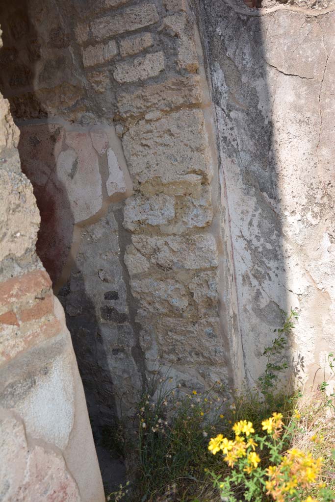 IX.5.11 Pompeii. May 2017. Room m, south end of east wall.
Foto Christian Beck, ERC Grant 681269 DCOR.
