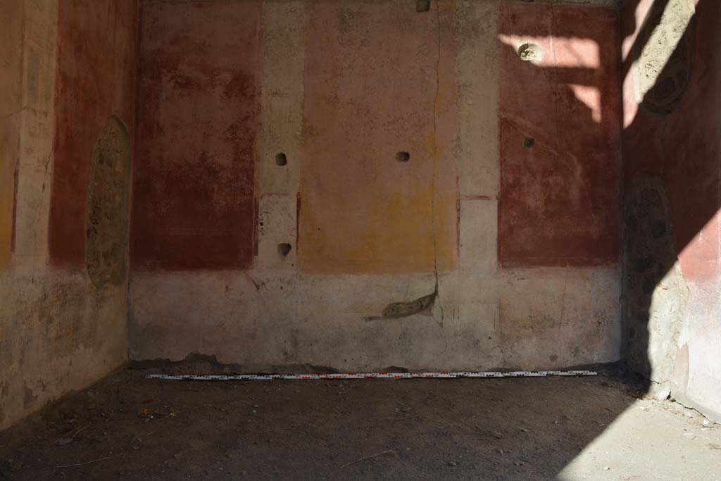 IX.5.11 Pompeii. May 2017. Room h, looking towards east wall.
Foto Christian Beck, ERC Grant 681269 DCOR.
