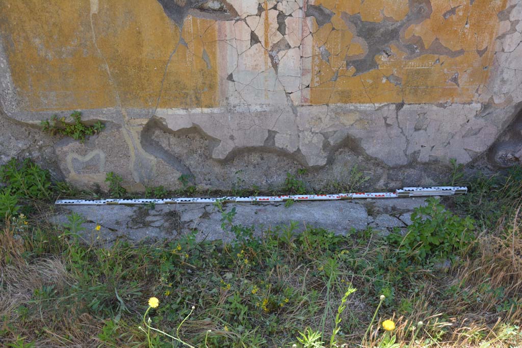 IX.5.14 Pompeii. May 2017. Peristyle k, flooring at base of south wall.
Foto Christian Beck, ERC Grant 681269 DCOR.
