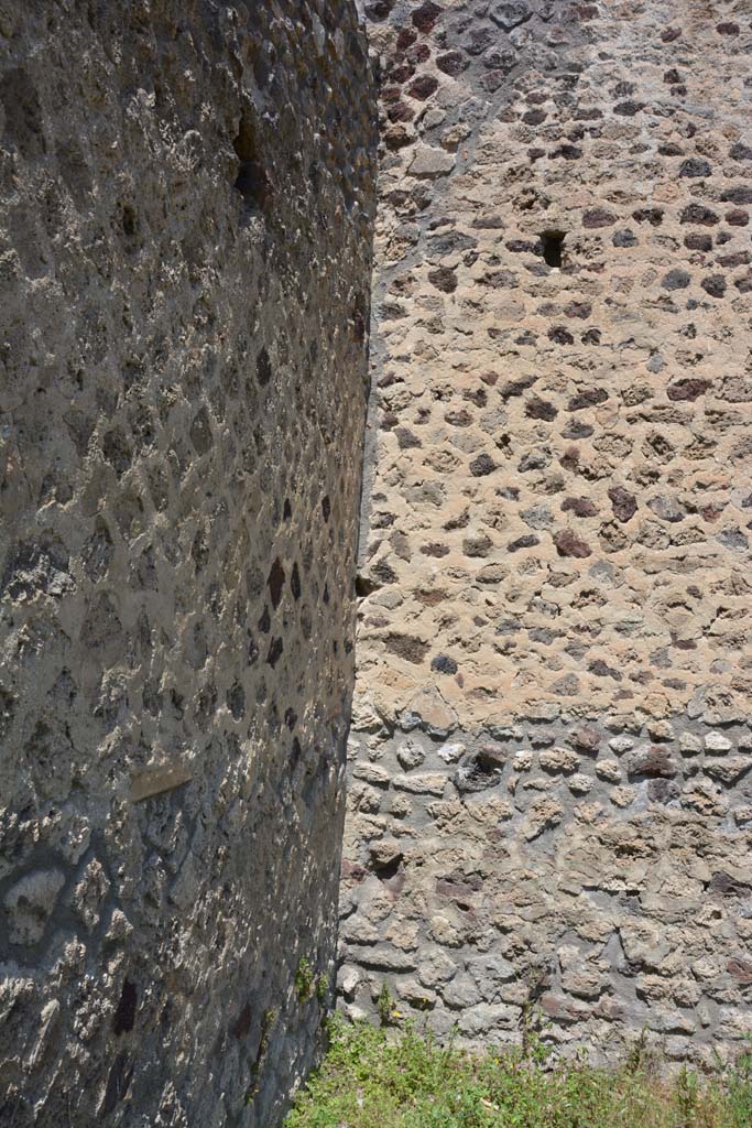 IX.5.14 Pompeii. May 2017. Peristyle k, north-west corner.
Foto Christian Beck, ERC Grant 681269 DCOR.
