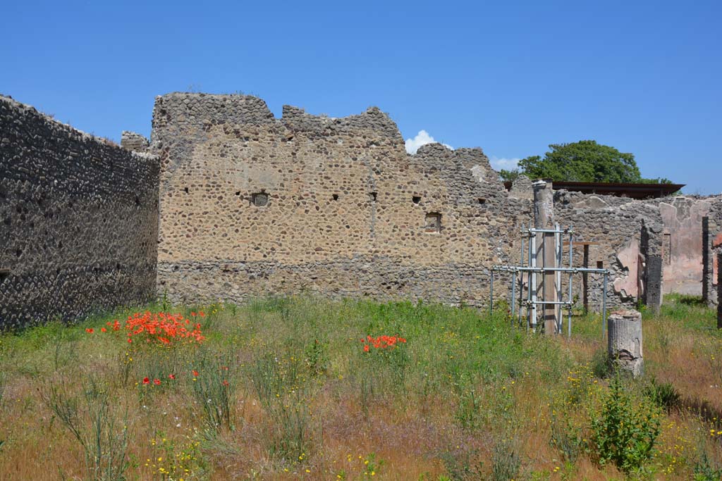 IX.5.14 Pompeii. May 2017. Peristyle k, looking towards north wall.
Foto Christian Beck, ERC Grant 681269 DCOR.
