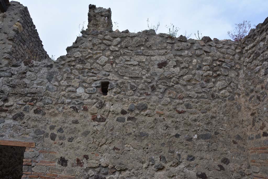 IX.5.14 Pompeii. May 2017. Room “i”, upper east wall in south-east corner.       
Foto Christian Beck, ERC Grant 681269 DÉCOR.
