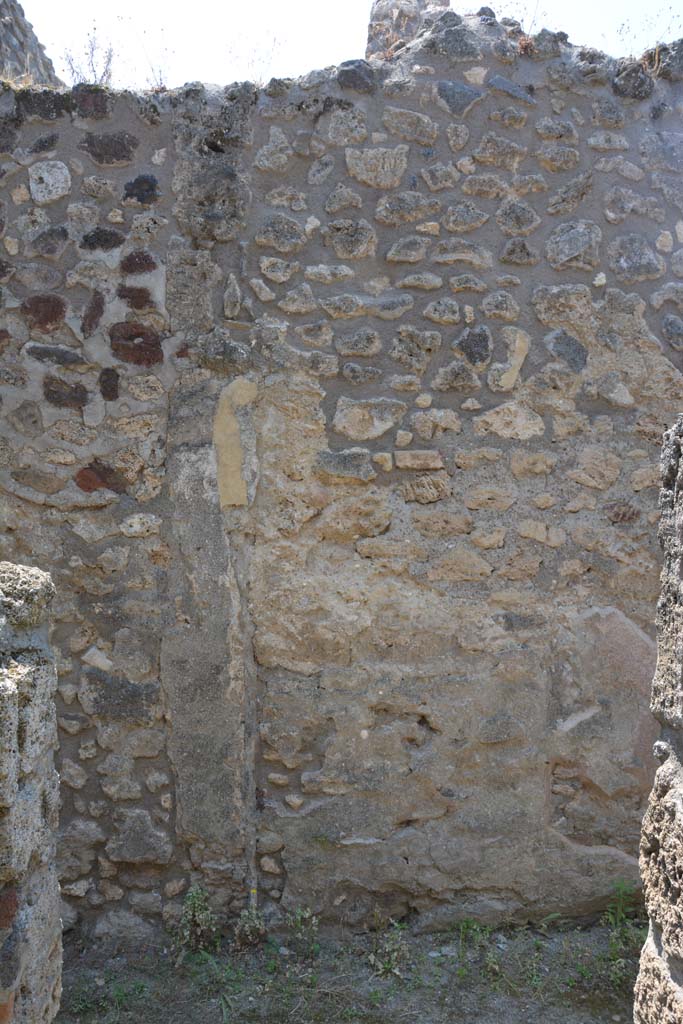 IX.5.6 Pompeii. May 2017. Room q, looking west through doorway across corridor y. 
Foto Christian Beck, ERC Grant 681269 DCOR.
