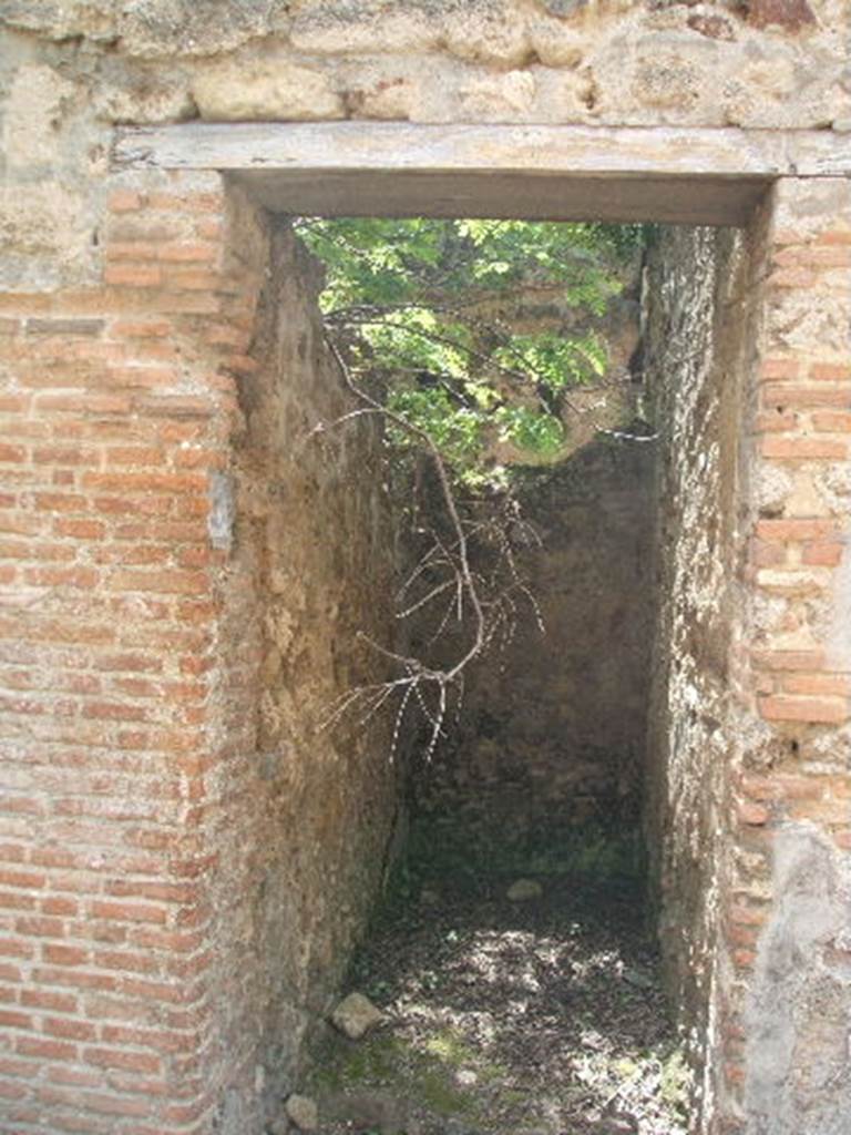 IX.6.6 Pompeii. May 2005. Entrance, looking south. According to Eschebach this was a separate stairs to an upper floor, but she also gives a reference to NEAPOLIS 175: in 6  Latrina publica..
See Eschebach, L., 1993. Gebudeverzeichnis und Stadtplan der antiken Stadt Pompeji. Kln: Bhlau.(p.427)
