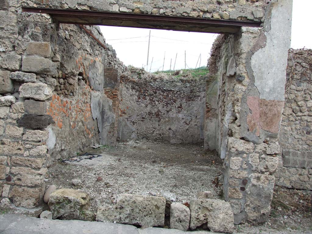 IX.7.18 Pompeii. December 2007. Entrance doorway, looking east. 