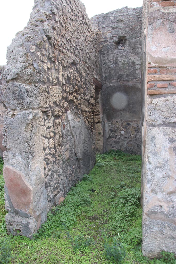 IX.7.25 Pompeii. October 2024. Looking south along corridor (p). Photo courtesy of Klaus Heese.