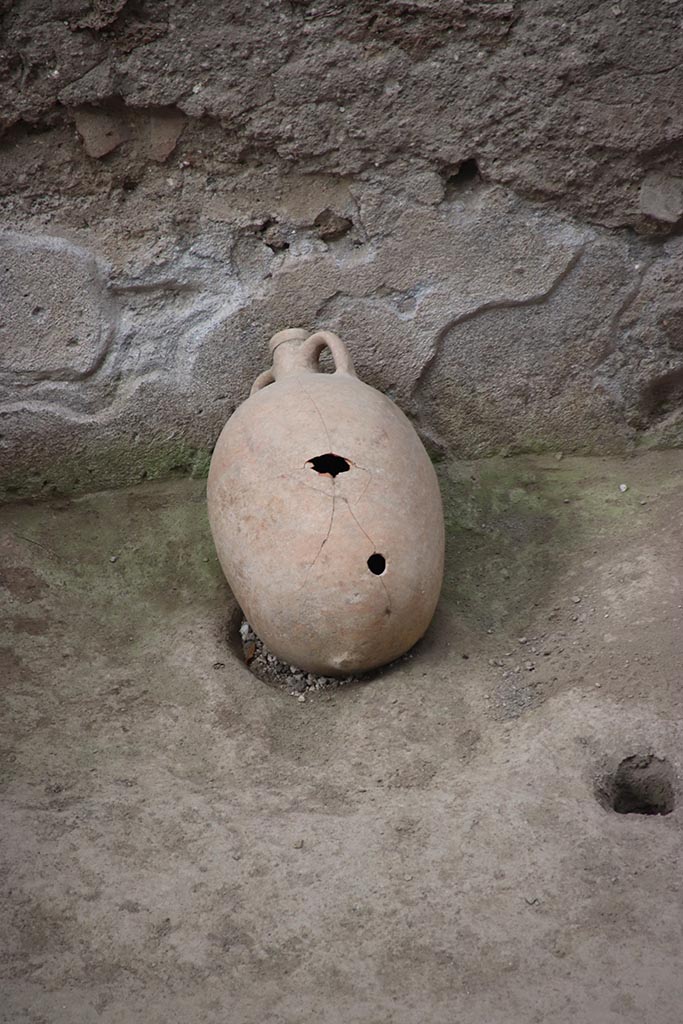 IX.12.4 Pompeii. October 2024. 
Small courtyard “m”, near north wall. Photo courtesy of Klaus Heese.
