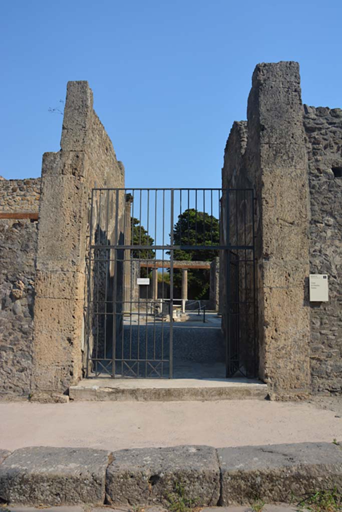 IX.14.4 Pompeii. July 2017. Looking south towards entrance doorway.
Foto Annette Haug, ERC Grant 681269 DÉCOR.
