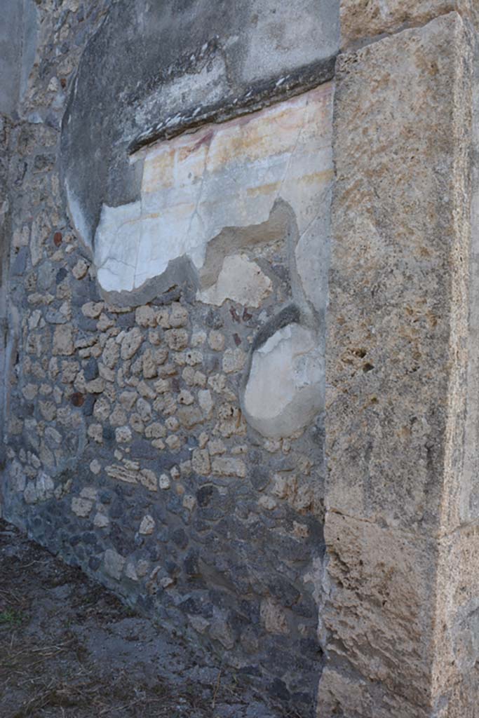 IX.14.4 Pompeii. September 2019. Looking east along south wall of room C, from doorway.
Foto Annette Haug, ERC Grant 681269 DÉCOR.
