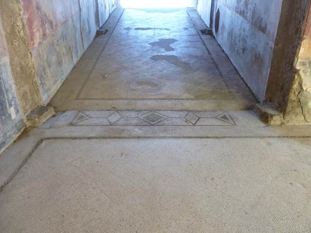 Villa San Marco, Stabiae, September 2015. Corridor/ramp 4, mosaic threshold adjoining portico 5/3. Looking north.