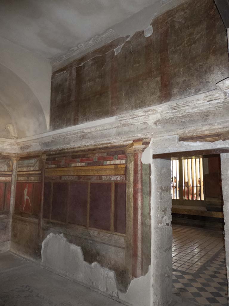 Villa of Mysteries, Pompeii. September 2017. Room 4, south wall with doorway to room 5, on right.
Foto Annette Haug, ERC Grant 681269 DÉCOR.
