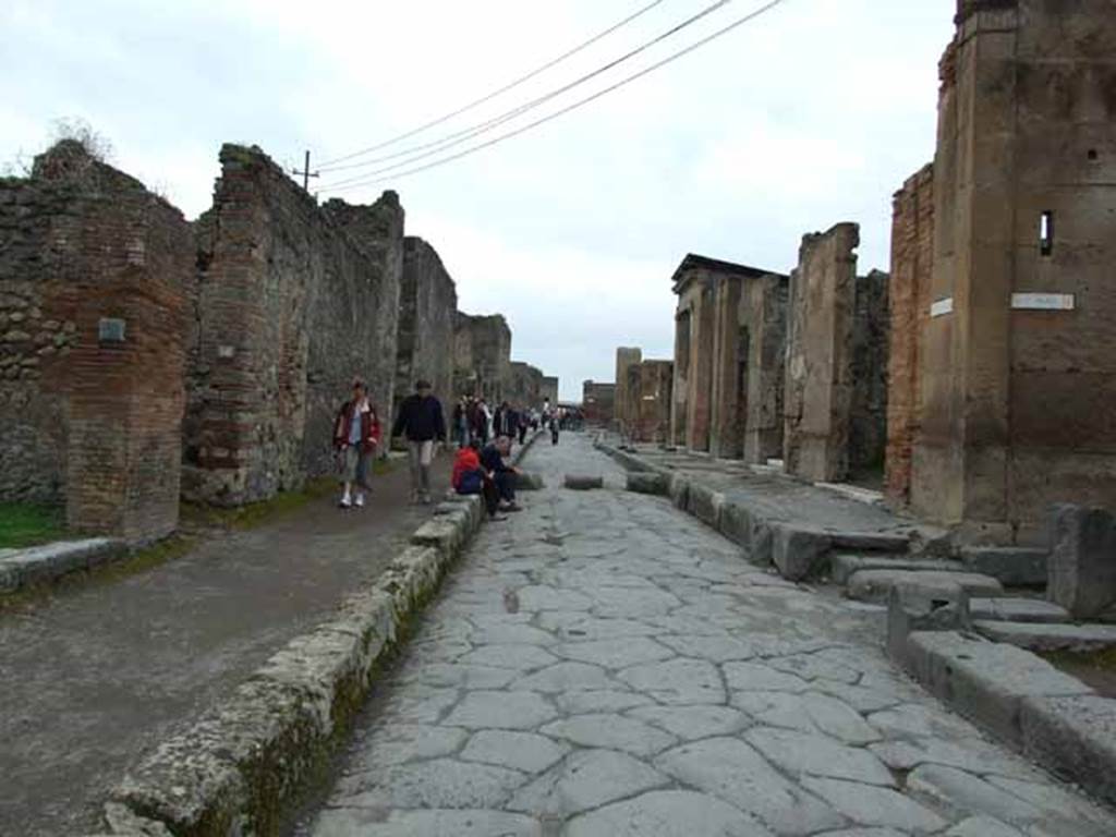 Via della Fortuna, May 2010. Looking west between VII.4 and VI.12, from near junction with Vicolo del Labirinto.