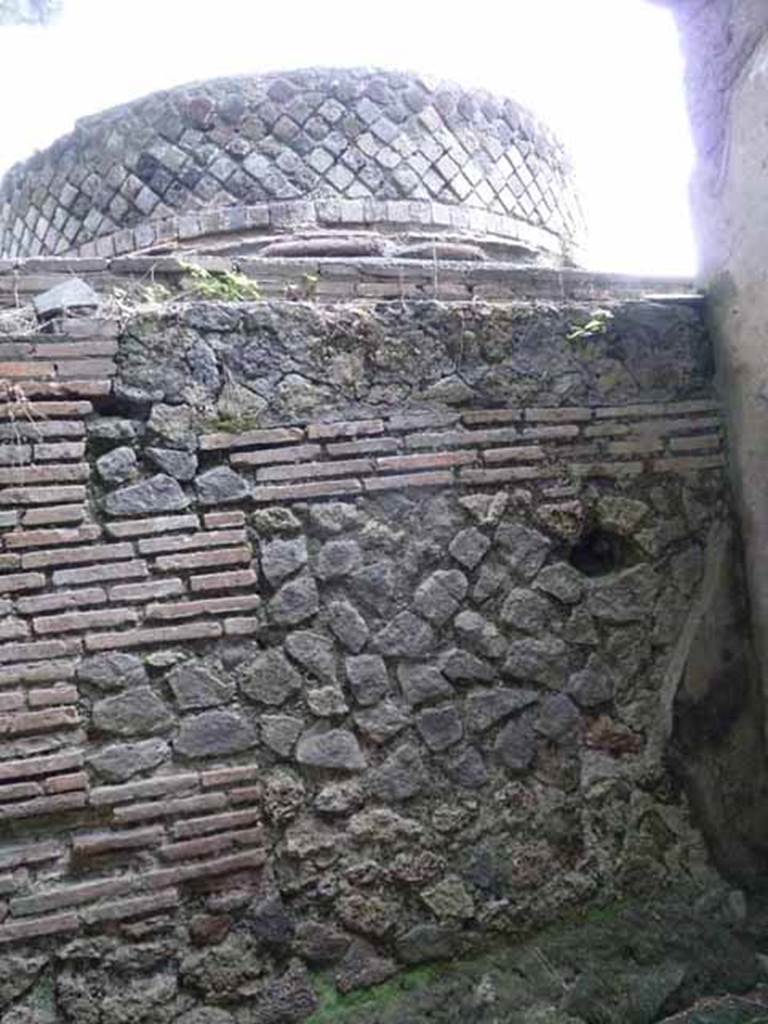 Pompeii Porta Nocera. Tomb 17ES from Tomb 19ES, looking west. May 2010.