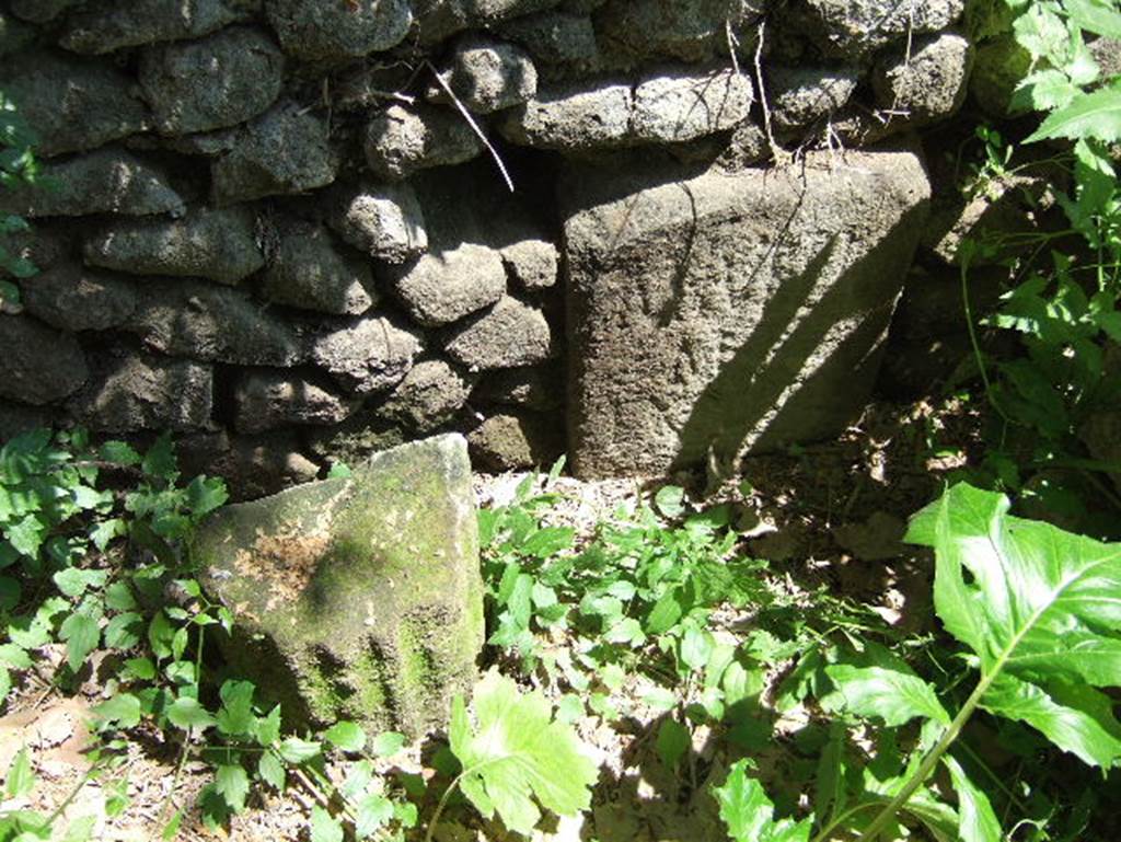 SGH Pompeii. May 2006. Boundary stone.