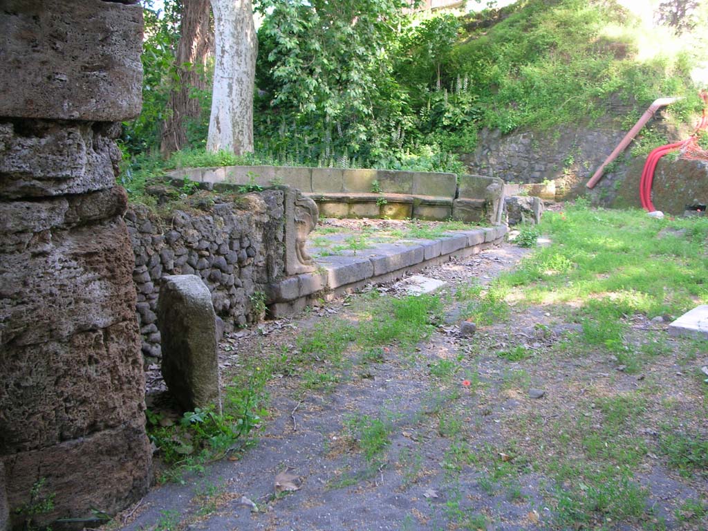 SGD Pompeii. May 2010. Schola tomb of M. Tullio. Photo courtesy of Ivo van der Graaff.