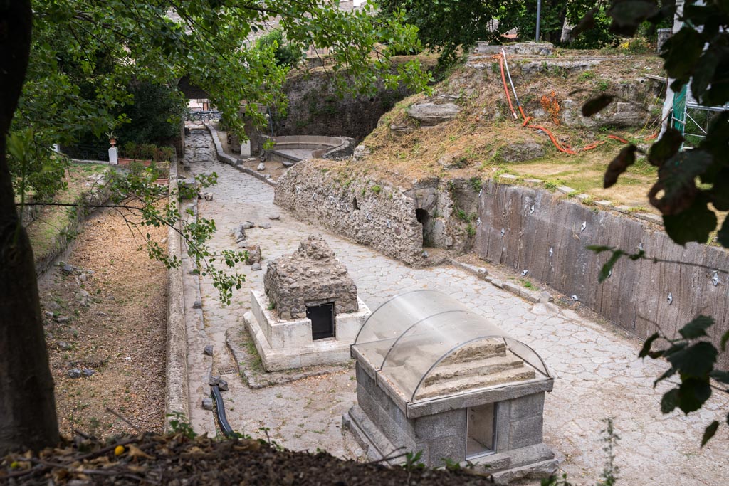 SG4 Pompeii and SG5 Pompeii. July 2021. Looking north from tombs towards Porta Stabia. Photo courtesy of Johannes Eber.