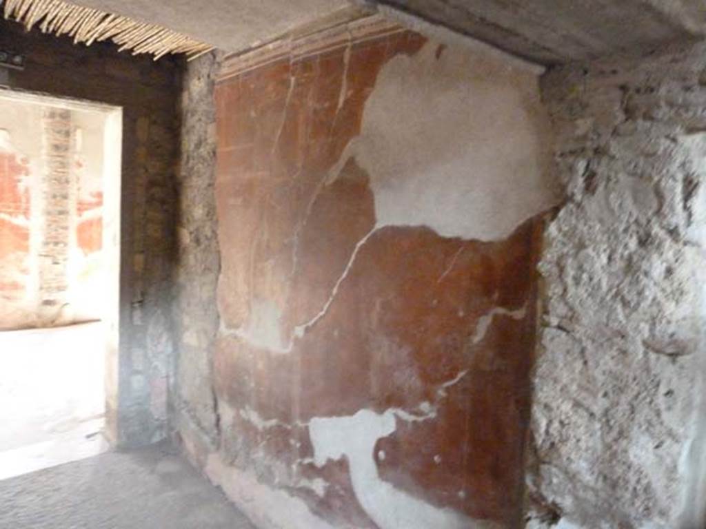 Oplontis Villa of Poppea, September 2015. Corridor 37, looking south along decorated west wall.