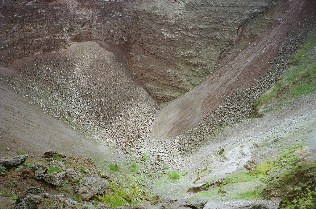 Vesuvius, June 2010. Crater. Photo courtesy of Rick Bauer.