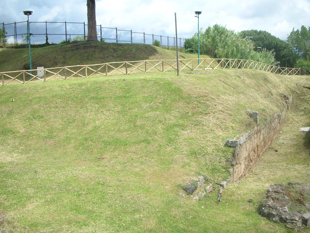 Walls on east side of Vesuvian Gate, Pompeii. May 2010. Looking east along site of City Walls. Photo courtesy of Ivo van der Graaff.